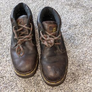 Dr. Martens low top boots size 5… GREAT SHOES